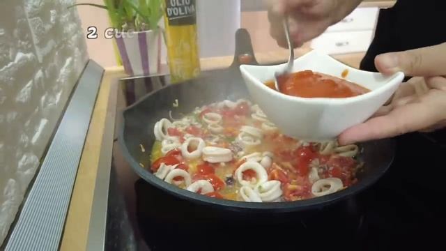 CALAMARATA Pasta con Calamari ? Italian food смотреть онлайн