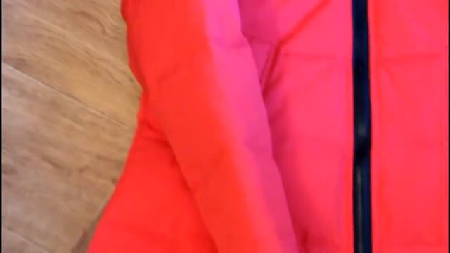 Красный женский пуховик Canada Goose Mystique Parka