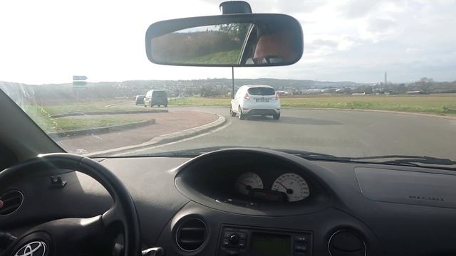 TEST - TOYOTA YARIS TS (SPORT) PHASE 2 1.5 105CV 2003 смотреть онлайн