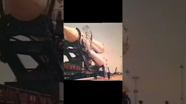 Первый спутник Земли