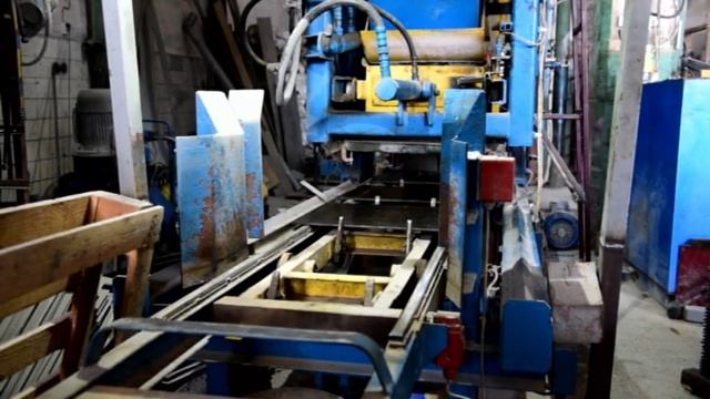 Линия по производству шлакоблока на базе вибропресса KR-281 смотреть онлайн