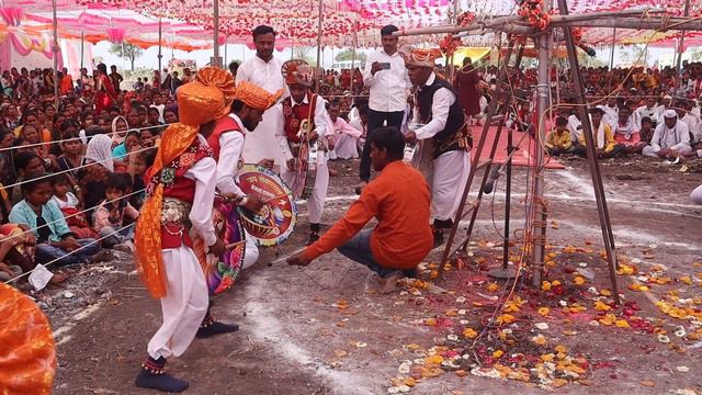Banjara Dhafda CHal I गोर बंजारा ध्फ्डा चाल смотреть онлайн
