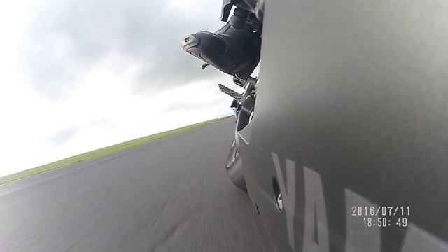 3rd session cadwell park 11-7-16, broke camera смотреть онлайн