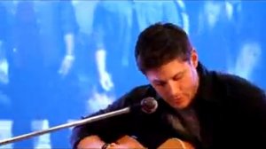 Дженсен Эклс поёт))))