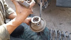 Renault Laguna. Как заменить опорный подшипник и пружину.