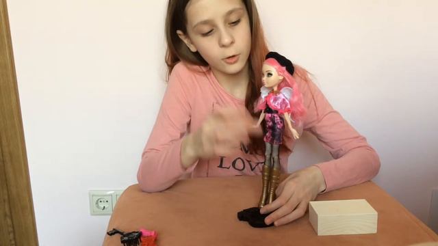 Обзор на куклу Ever After High // C. A. Cupid // Сквозь лесную чащу смотреть онлайн