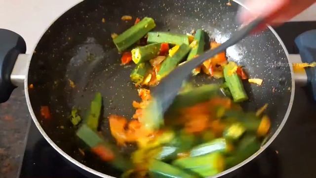 కాస్త డిఫరెంటుగా బెండకాయ సాంబార్ | Bendakaya Sambar | Bendi Sambar | Sambar Recipe in Telugu смотреть онлайн