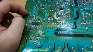 Телевизор SAMSUNG LE32B652T4W самопроизвольно включается. Ремонт.