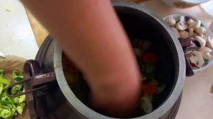 ДОМАШНЯЯ КУРИЦА С ОВОЩАМИ И ГРИБАМИ В АФГАНСКОМ КАЗАНЕ