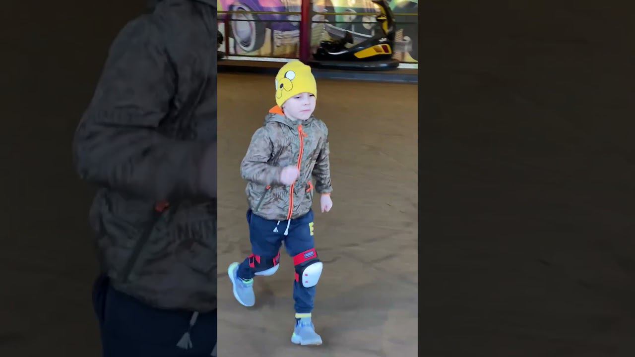 Чем я занимаюсь когда не снимаю контент #игры #прогулка #площадка смотреть онлайн