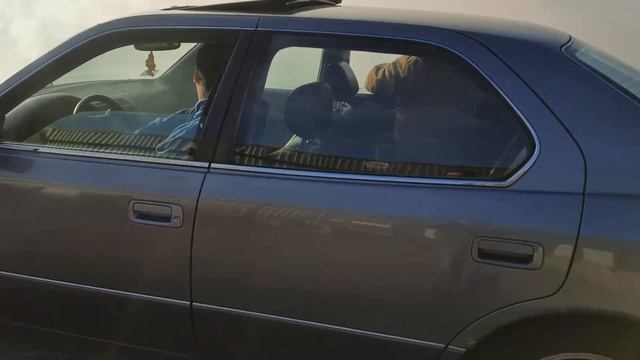 Lexus LS 400 burnout смотреть онлайн