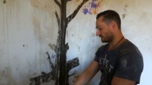 Лёгкий способ убрать акриловую краску со стены.