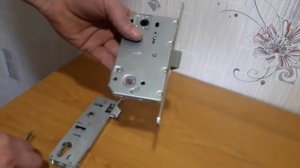 как перекрутить язычок замка, межкомнатные двери як перекрутити язичок