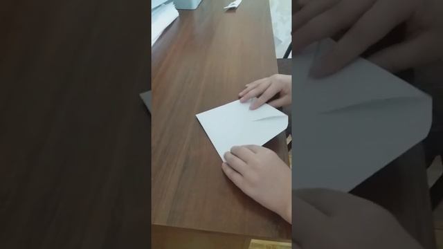 Как сделать когти с помощью А4 смотреть онлайн