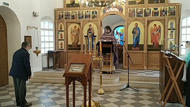 Великий четверг. Воспоминание тайной вечери. Часы, Вечерня с Литургией смотреть онлайн