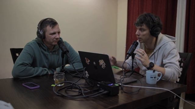 Матвей в поисках места под солнцем разжимая скулы. Подкаст про жизнь в нескольких странах. смотреть онлайн