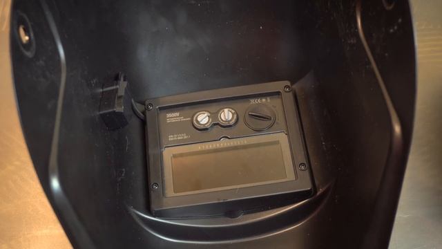 Как видит сварщик через дорогую и дешёвую маску? смотреть онлайн