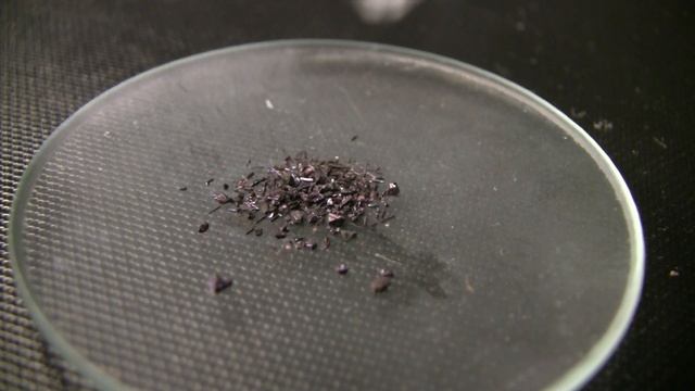 Самая кислотная среди кислотных. Эксперименты с СЕРНОЙ КИСЛОТОЙ смотреть онлайн