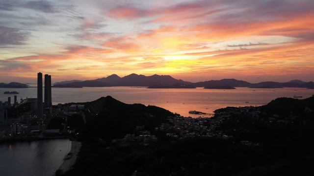Lamma Island Yung Shu Wan, Hong Kong Sunset, July 2020 (DJI Mavic 2 Drone footage) смотреть онлайн