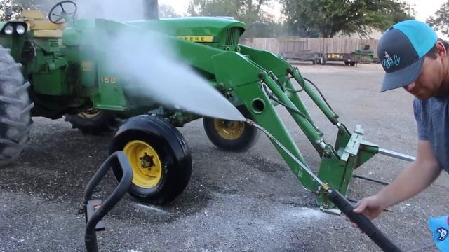 Washing tractors | Tractors on the farm for kids смотреть онлайн