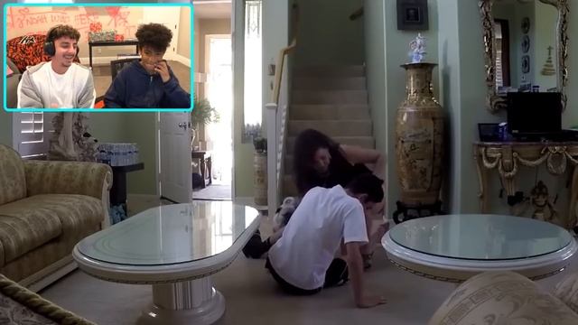 Extreme Try Not To Laugh Challenge! смотреть онлайн