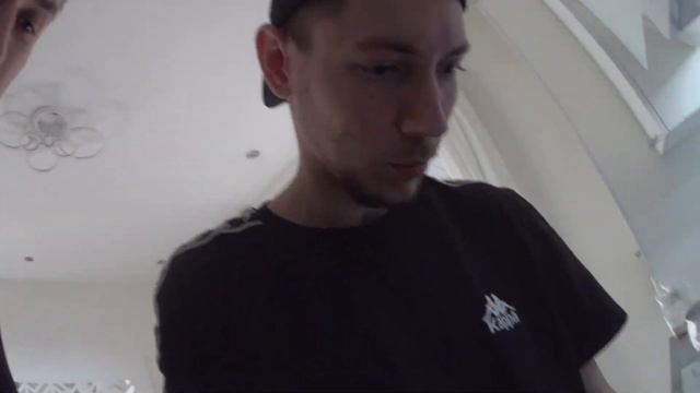 4EKAVO С ДРУЗЬЯМИ ОТМЕЧАЛИ НОВЫЙ ГОД \ ВМЕСТО САЛЮТА БЫЛ ЦИВИК И ЕГО ГРОМКИЙ ВЫХЛОП смотреть онлайн