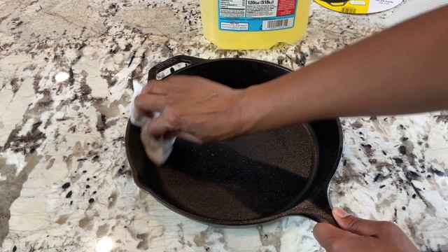Does Pre Seasoned Cast Iron Stick? Cooking Eggs in Lodge Pre Seasoned Cast Iron смотреть онлайн