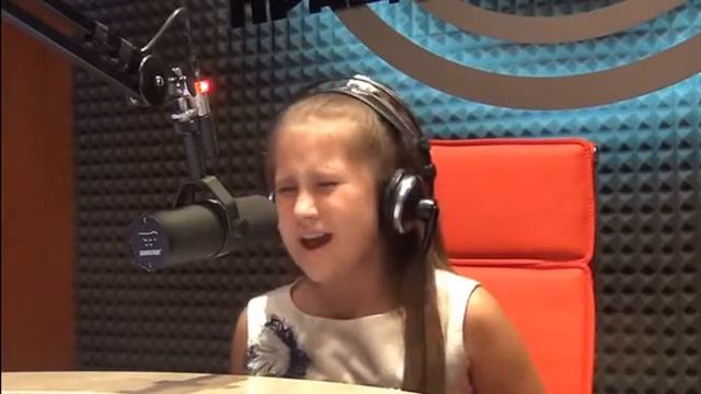 11-летняя девочка поет Lady Gaga смотреть онлайн