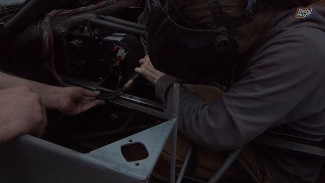 Heating Up | Audi TT Kit Car | PedalBox Episode 102 смотреть онлайн