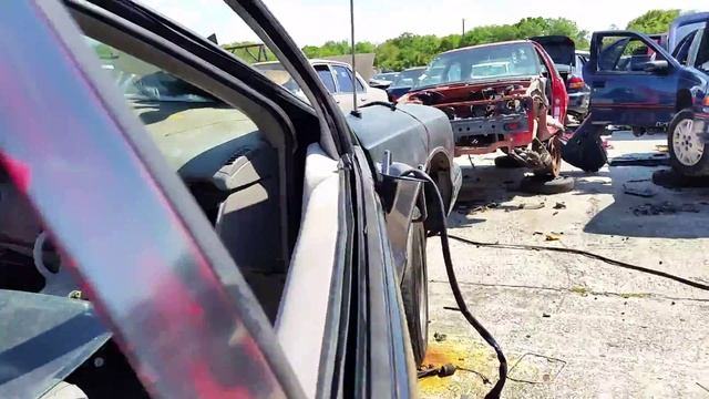 1993 Chevy Caprice sedan at LKQ junkyard in Tampa, FL смотреть онлайн
