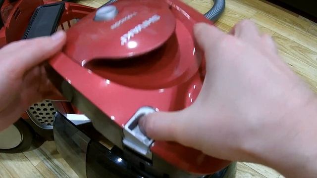 Пылесос с Аквафильтром. Пылесос с аквафильтром SHIVAKI SVC-1748R. Обзор товара. смотреть онлайн