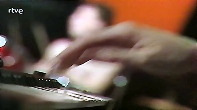 ALASKA Y LOS PEGAMOIDES-Alta tension смотреть онлайн