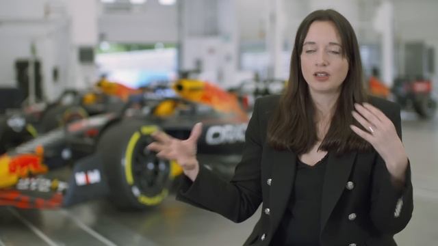 Red Bull Racing Milton Keynes factory - Hannah Schmitz interview смотреть онлайн