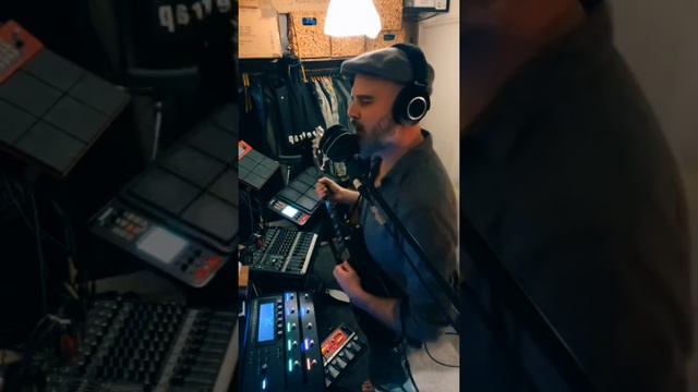 Live on Tik Tok pt.3 | BOSSGT1000 & Two Notes C.A..B. M, HXeffects, RC300 & RC505. Mackie profx12v3 смотреть онлайн