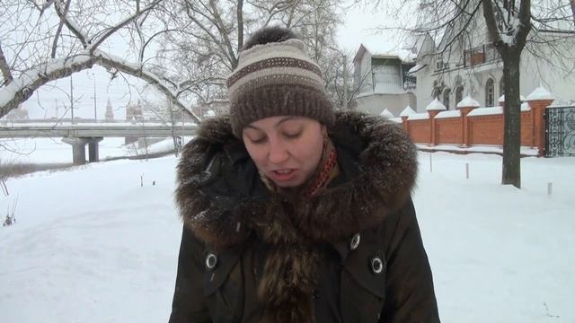 Жители из Луганска помогают убирать снег в церкви г.Йошкар-Ола. смотреть онлайн