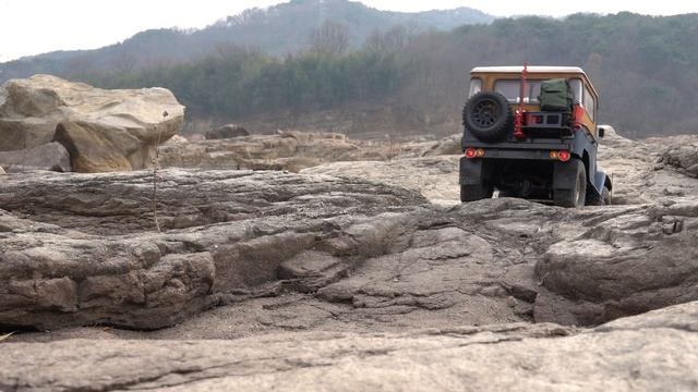 Toyota FJ40 Land Cruiser  Off-road Adventure