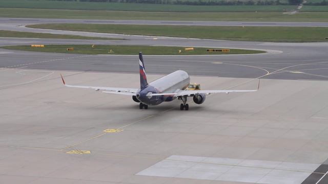 Aeroflot A321 - Push back смотреть онлайн