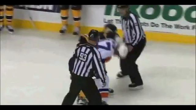 Matt Martin vs Adam McQuaid Nov 7, 2011 смотреть онлайн