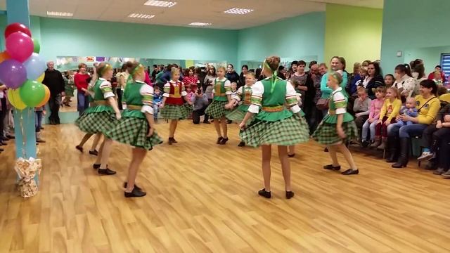 Крутуха в исполнении Веселых девчат. Премьера смотреть онлайн