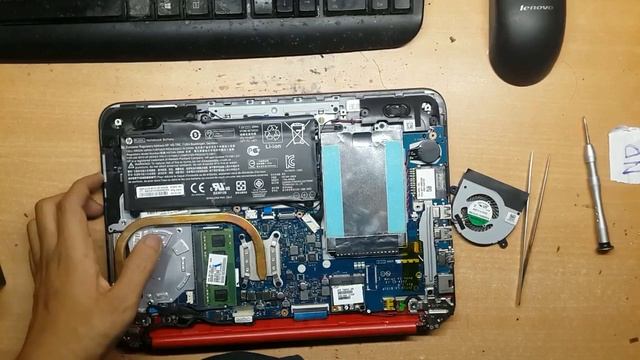 How To Disassembly Foldable Laptop HP Protectsmart 11 смотреть онлайн