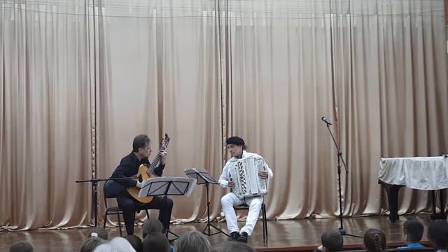 Гитара и кнопочный аккордеон смотреть онлайн