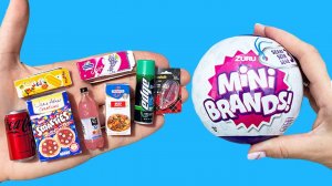 Распаковка шарика Мини Брендс и как сделать миниатюрные поделки своими руками