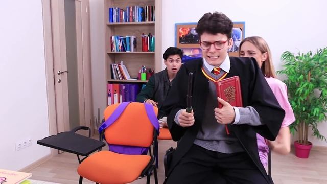 Супергерои в колледже! Неловкие ситуации супергероев в реальной жизни смотреть онлайн