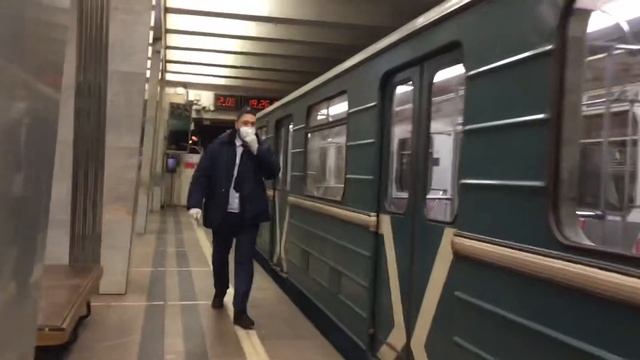 Номерной с маршрутом 73 на станции Медведково смотреть онлайн