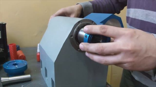 Сборка шпинделя. Фрезерный станок из чугуна ч.26 смотреть онлайн