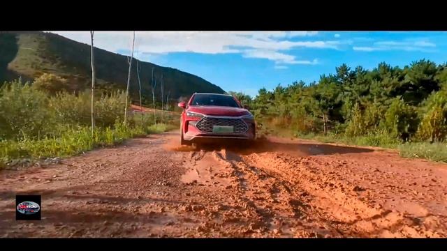 BYD TANG DM-P 2023 La unificación del alto rendimiento y bajo consumo. смотреть онлайн
