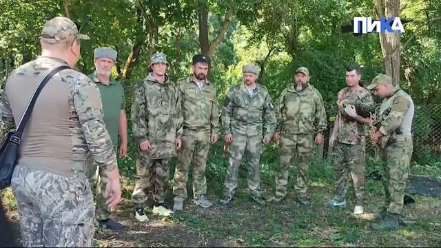 Благодаря главе администрации Сальска у казаков-добровольцев появилось новое обмундирование смотреть онлайн