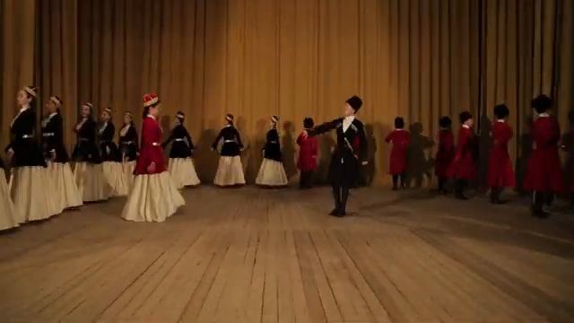 Адыгский молодёжный перепляс смотреть онлайн