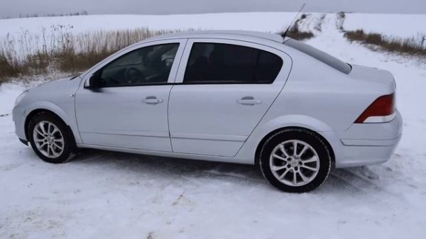 Opel Astra - седан на автомате (2008 год)