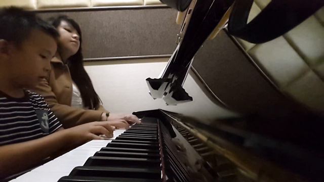 Teaching Bennett - Men from Mars - Piano Adventures Lesson Primer смотреть онлайн